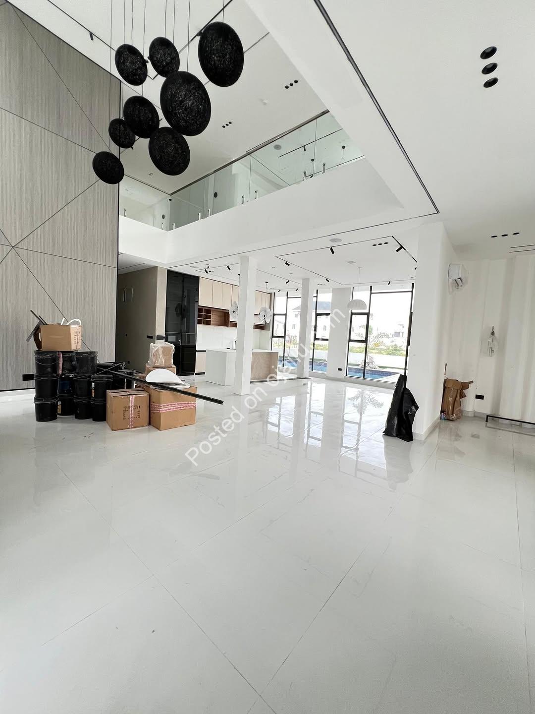 Elevated Living: 6-Bed Cinema, Gym & Pool Home