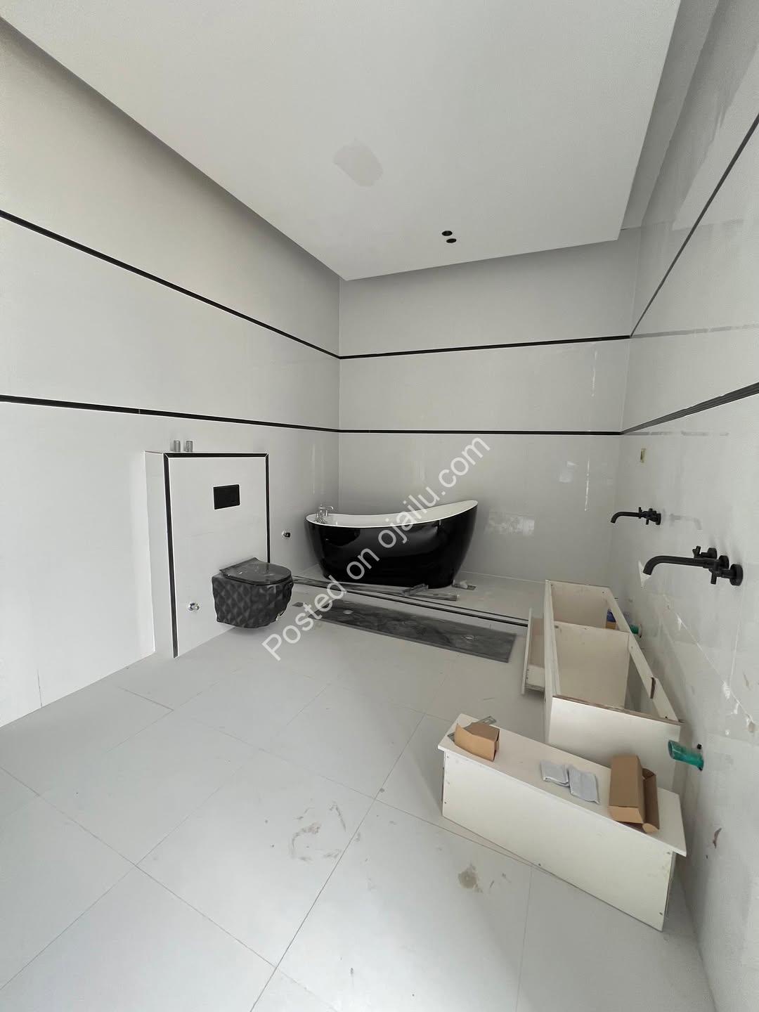 Elevated Living: 6-Bed Cinema, Gym & Pool Home