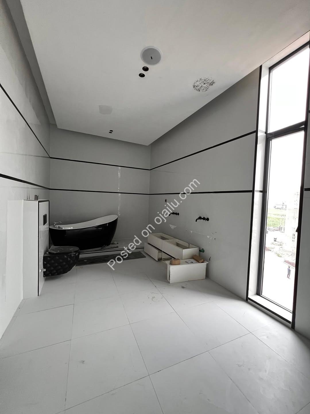 Elevated Living: 6-Bed Cinema, Gym & Pool Home