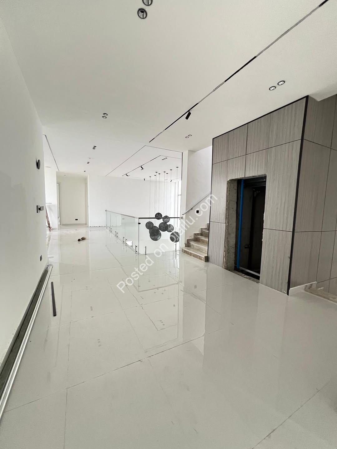 Elevated Living: 6-Bed Cinema, Gym & Pool Home