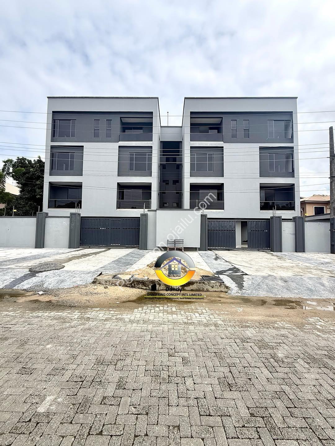 Brand New 2BR in Lekki Phase 1 – Elevator, Pool & Gym Included
