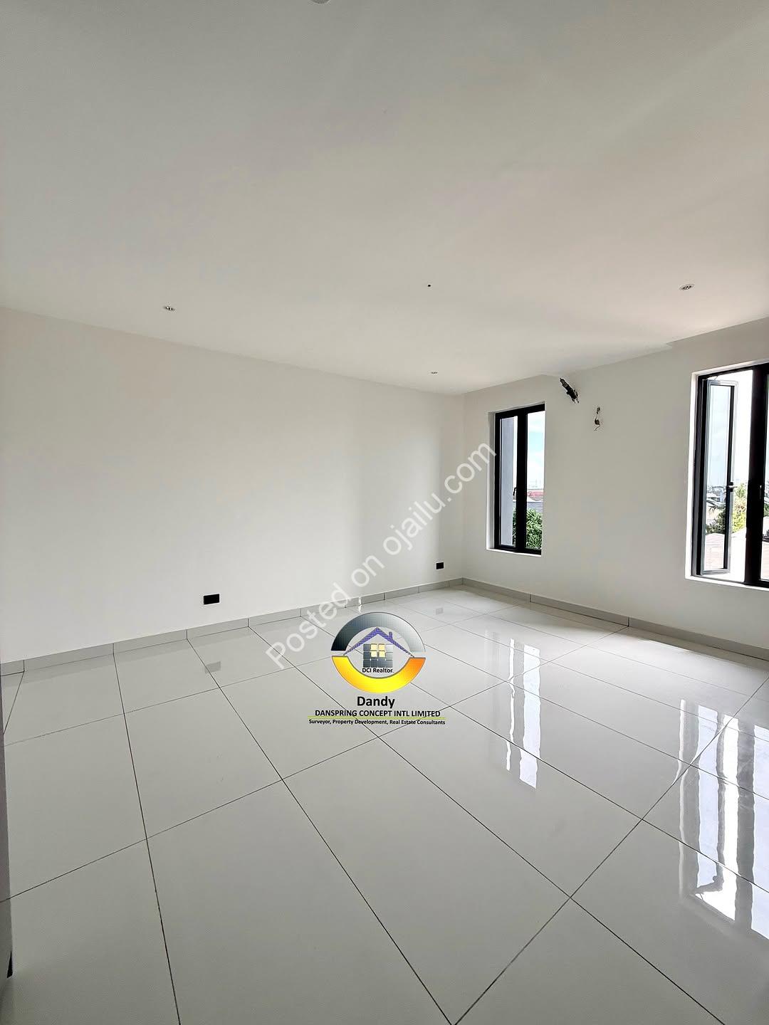 Brand New 2BR in Lekki Phase 1 – Elevator, Pool & Gym Included