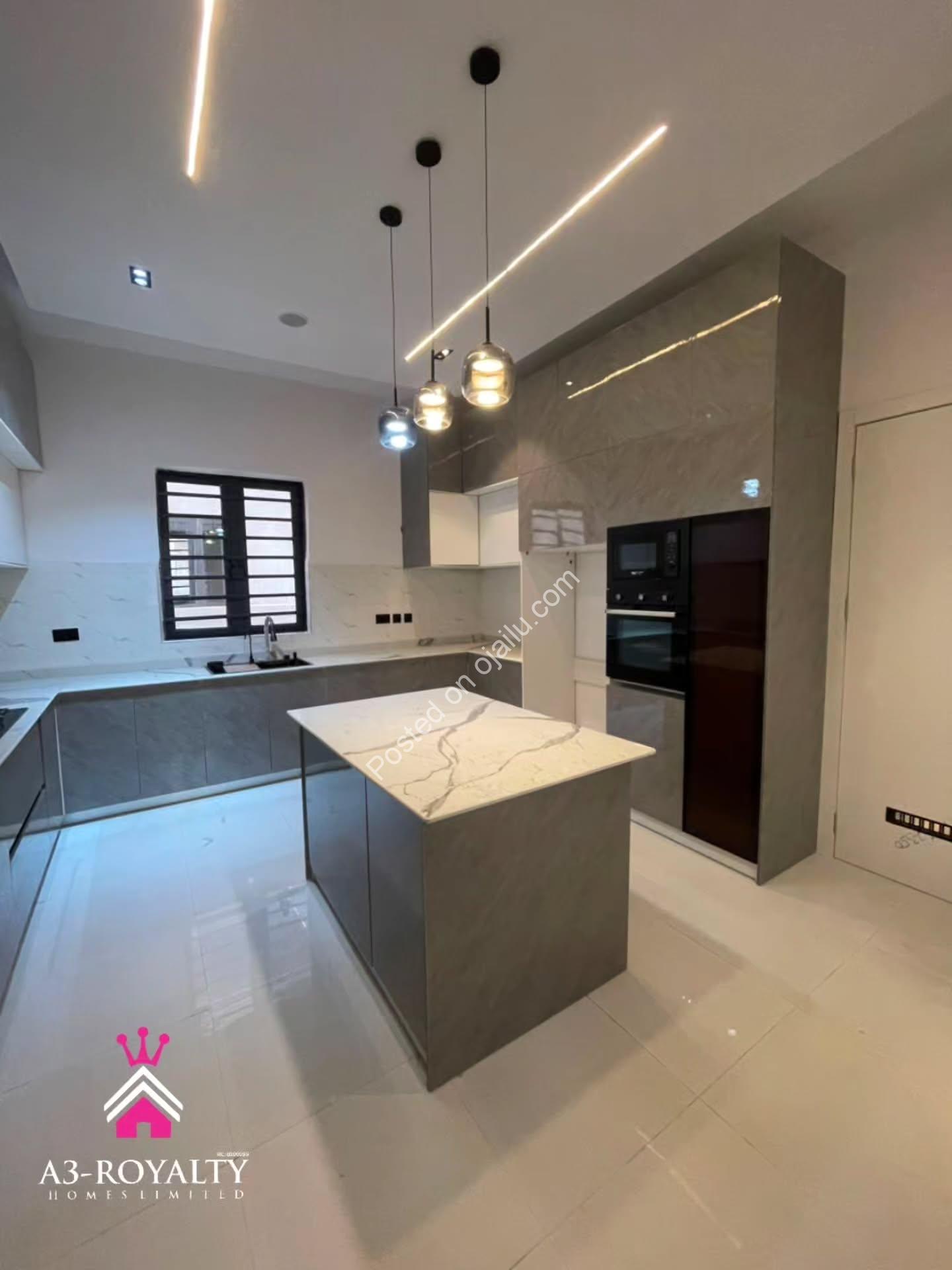 Move-In Ready: 5BR VGC Duplex with Pool & Jacuzzi