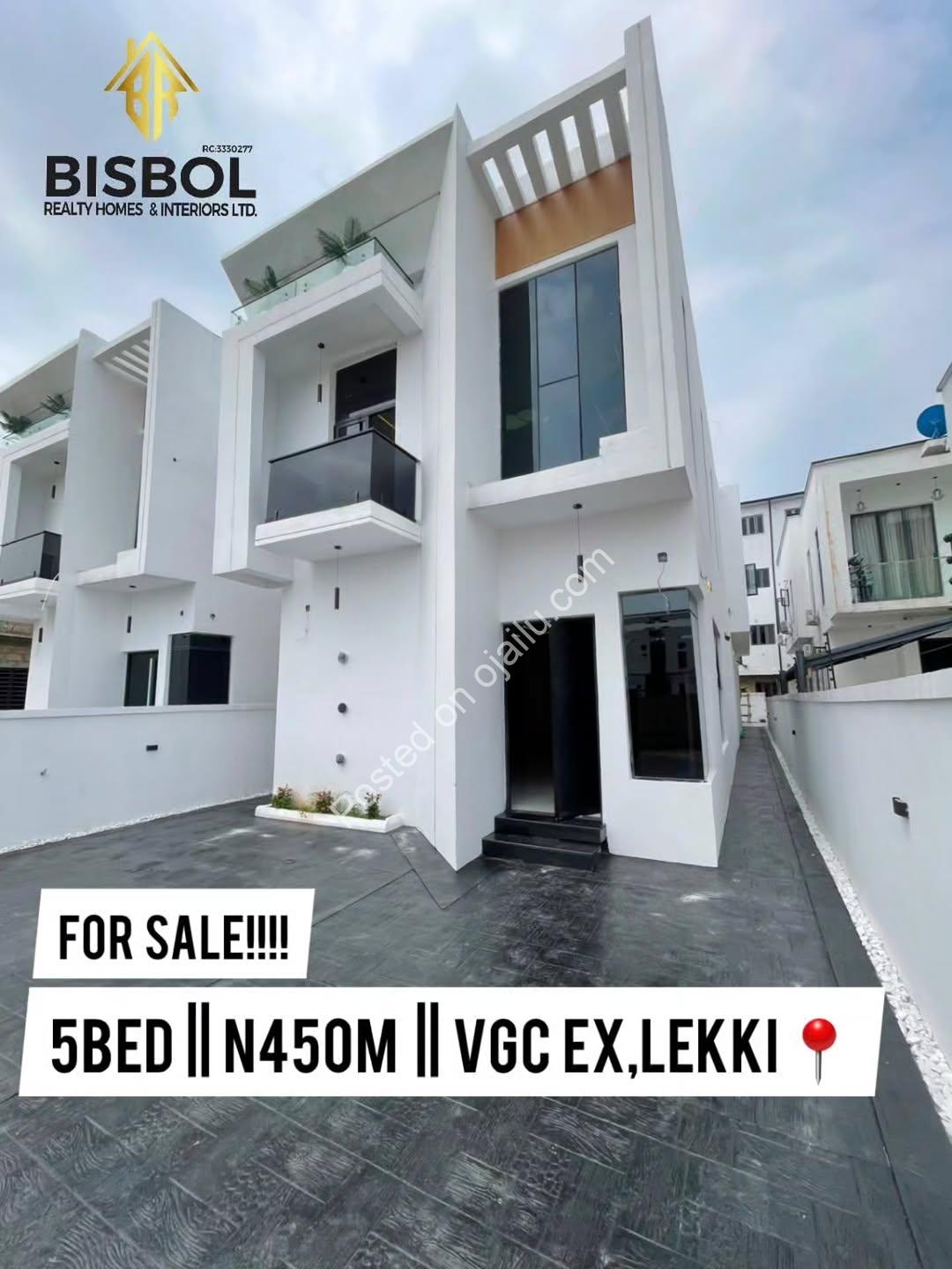 Move-In Ready: 5BR Duplex with Pool & Jacuzzi