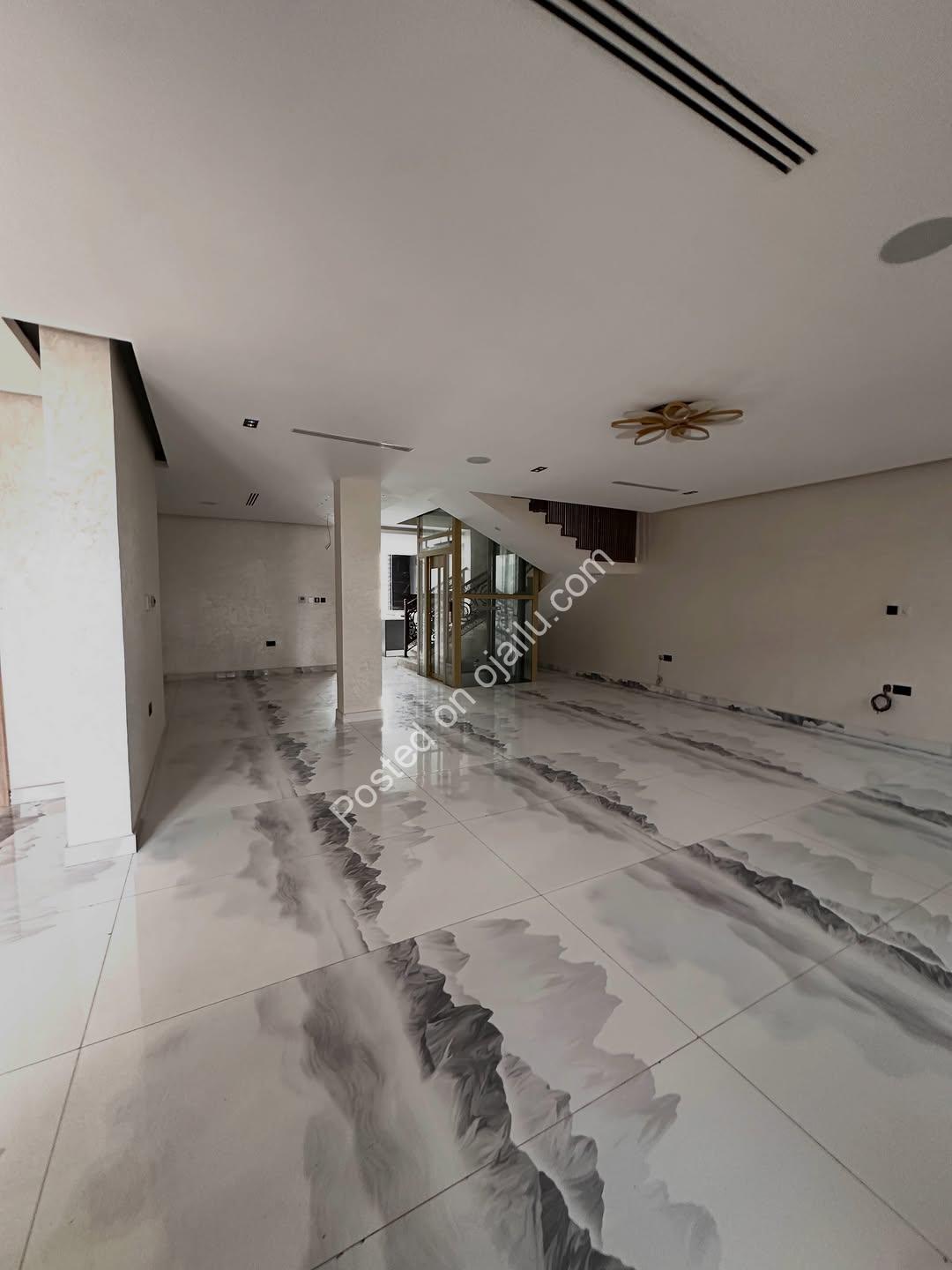 Asokoro New-Build: Smart 5BR with Pool & Lift