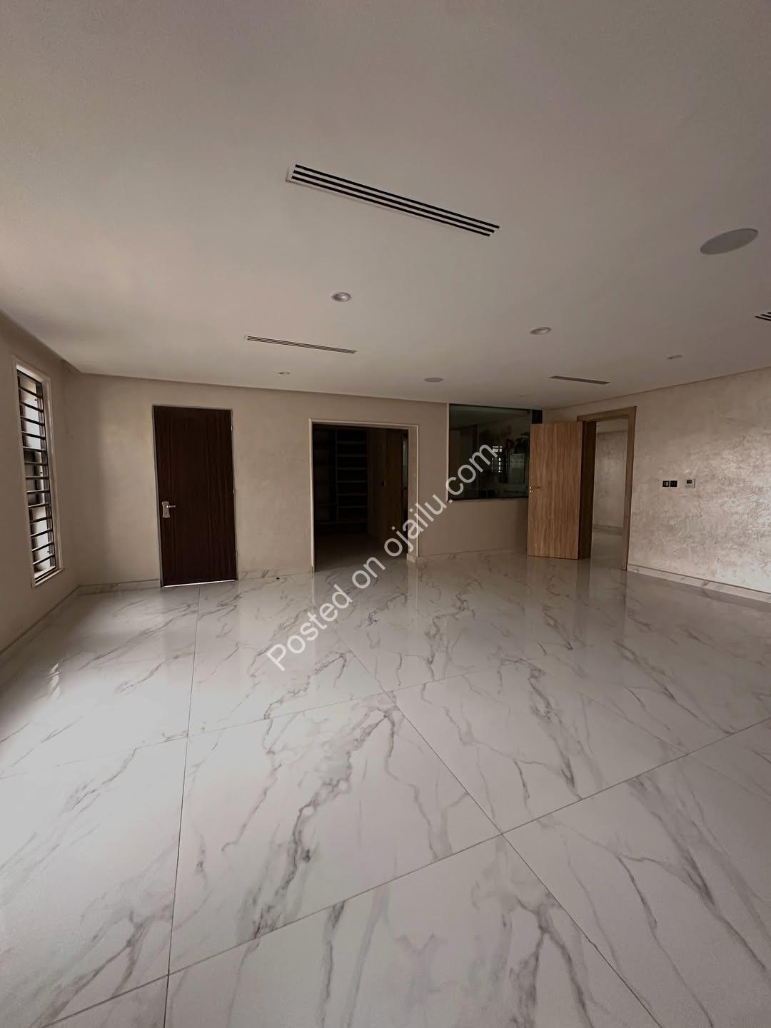 Asokoro New-Build: Smart 5BR with Pool & Lift