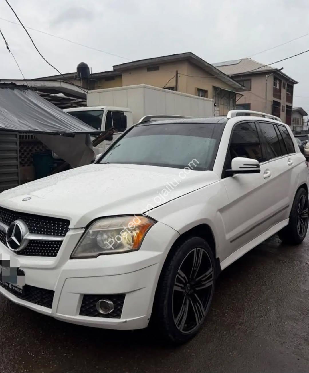 “Immaculate 1st Owner 2011 GLK350 – Drive Away Today! #LagosCars”