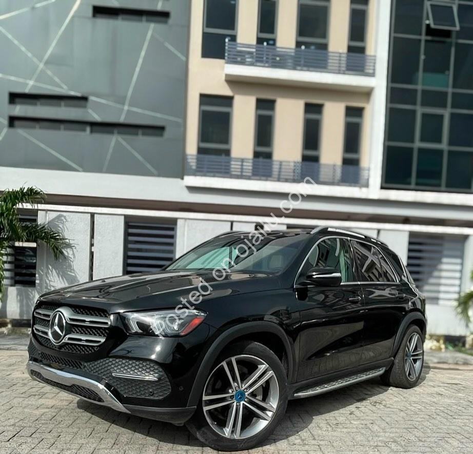 2021 Mercedes GLE350: Luxury, Panoramic Sunroof & 360° Camera – Drive Home Today!
