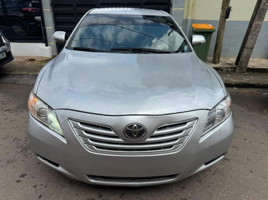 2008 Camry: Bulletproof Engine & Ice-Cold AC!
