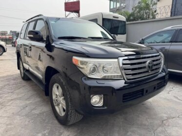 Barely Driven: 2013 Land Cruiser