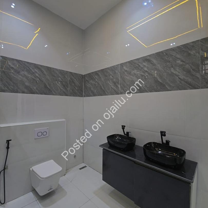 Sophisticated 4-Bed Terrace Duplex in Chevron