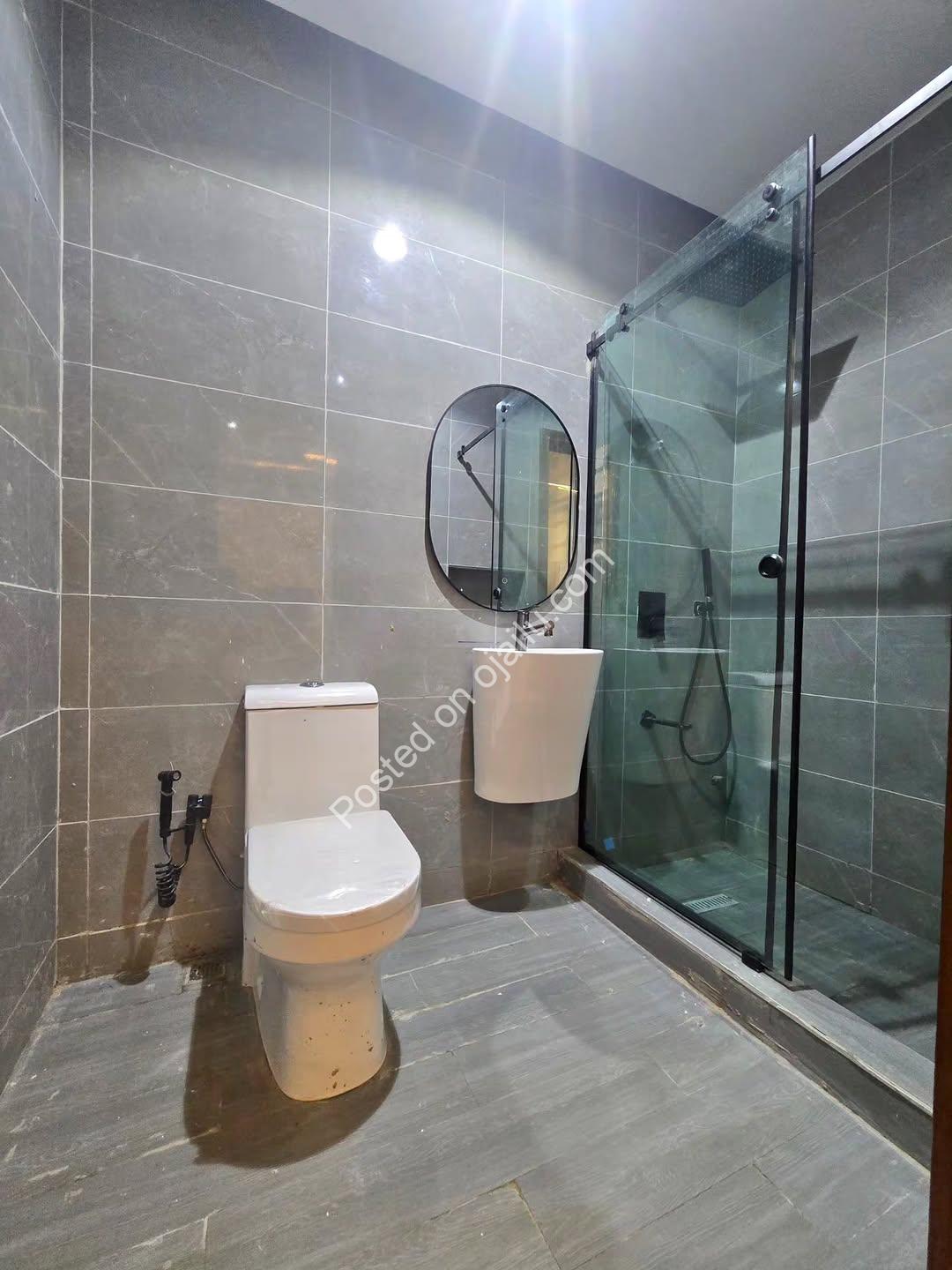 2-Bed Masterpiece: Ensuite Luxury in Yaba