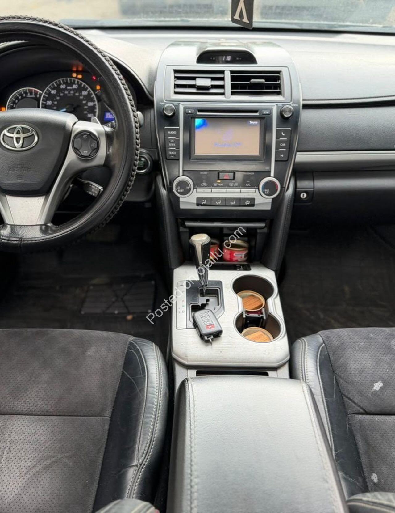 2012 Toyota Camry SE V6: Keyless, Sunroof, Leather & More – ₦7.8M