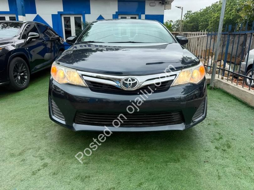Clean 2014 Toyota Camry LE – Low Mileage, Top Grade!