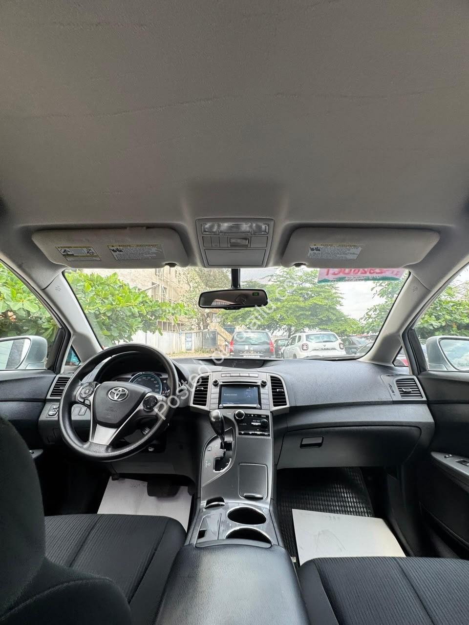 2016 Toyota Venza LE – Genuine Duty, Reverse Cam & Alloy Rims