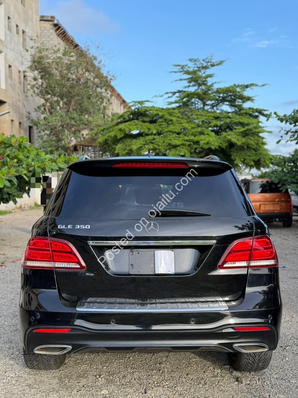 **2018 Mercedes GLE350 – Mint, Genuine Duty, Panoramic Roof**