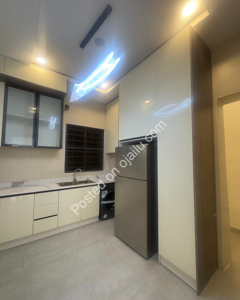 Elite 3BR in Lekki Phase 1 – 350M