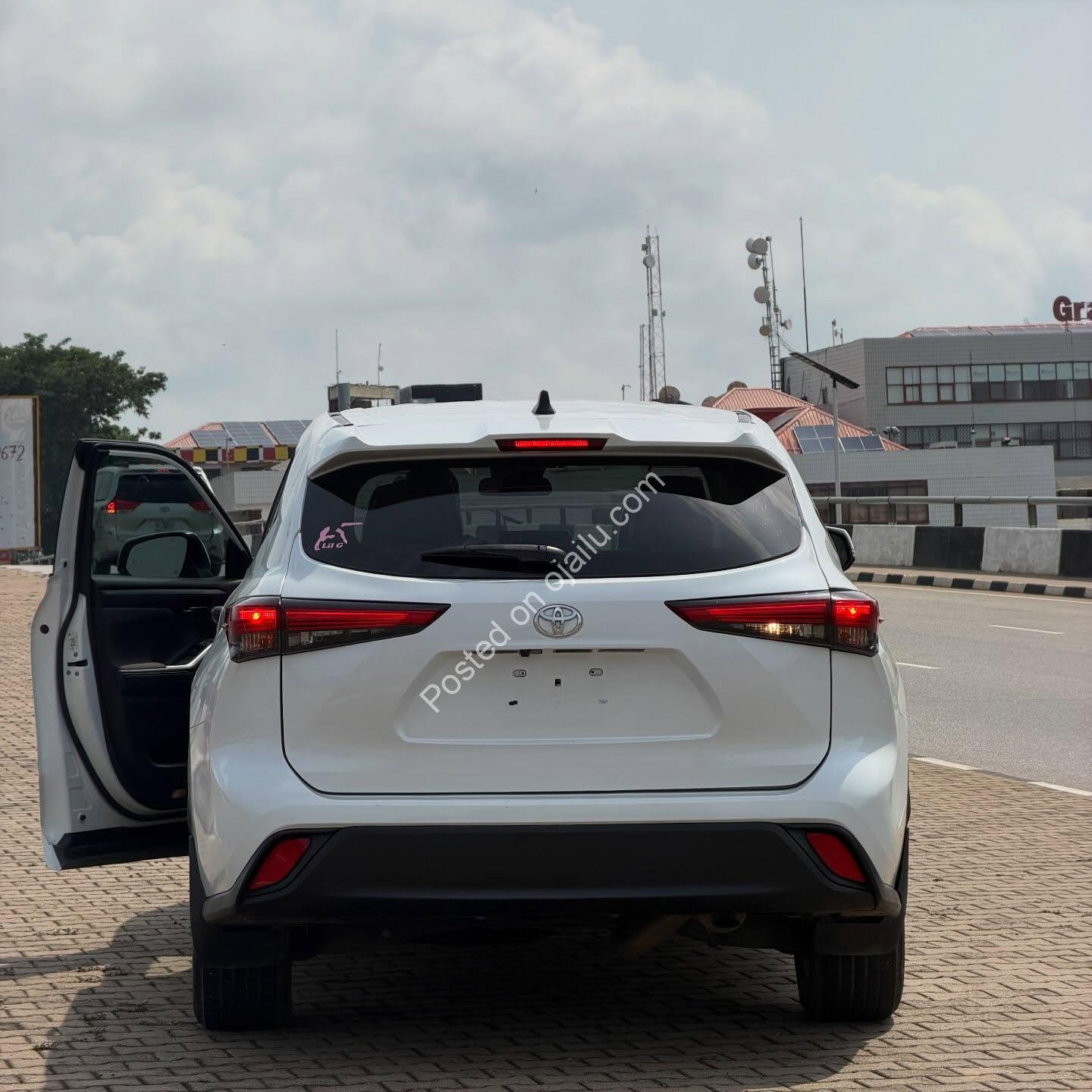 2023 Toyota Highlander XLE – Duty-Paid & Fully Loaded
