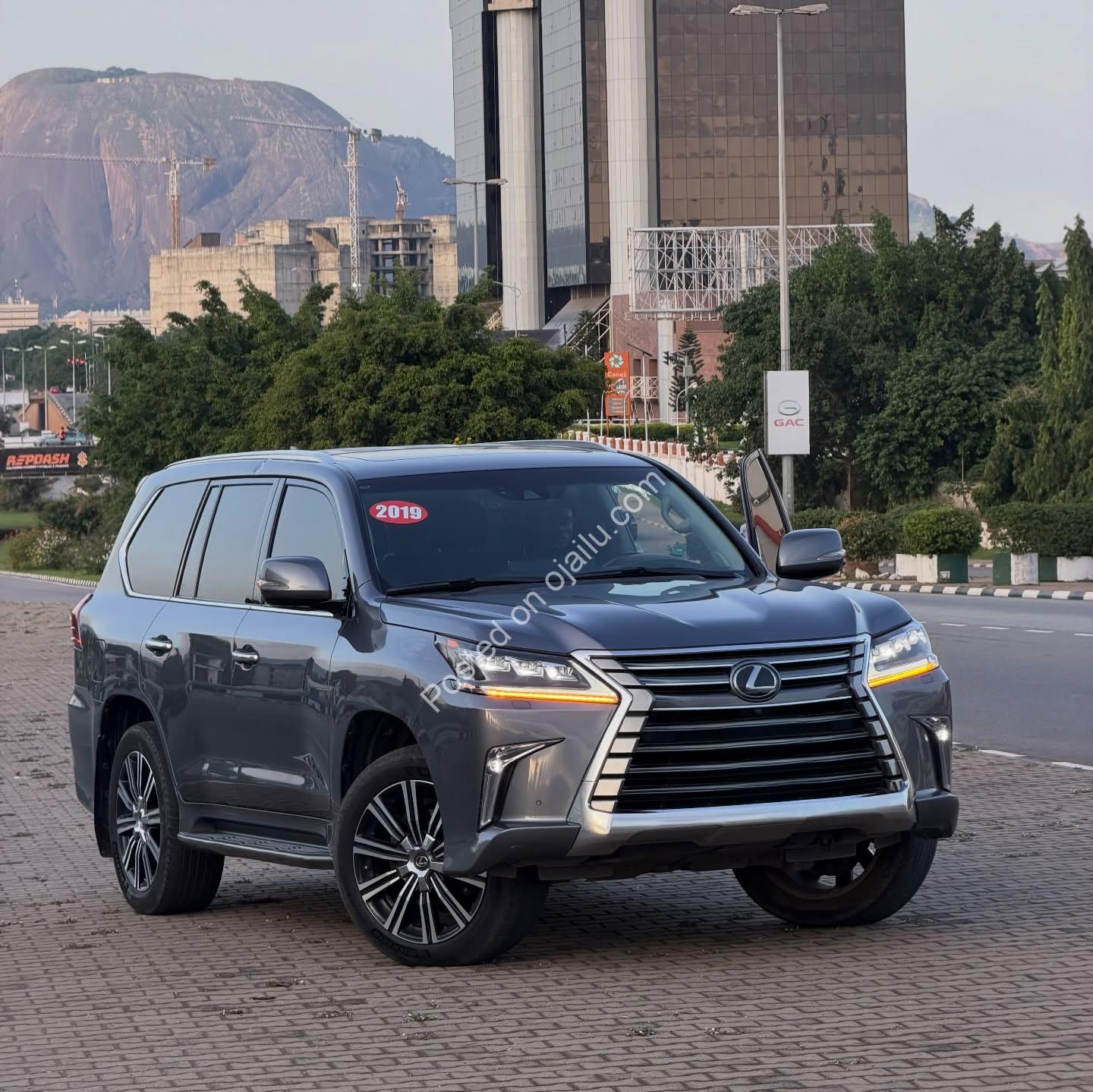 2019 Lexus LX570: Duty Paid & Pristine