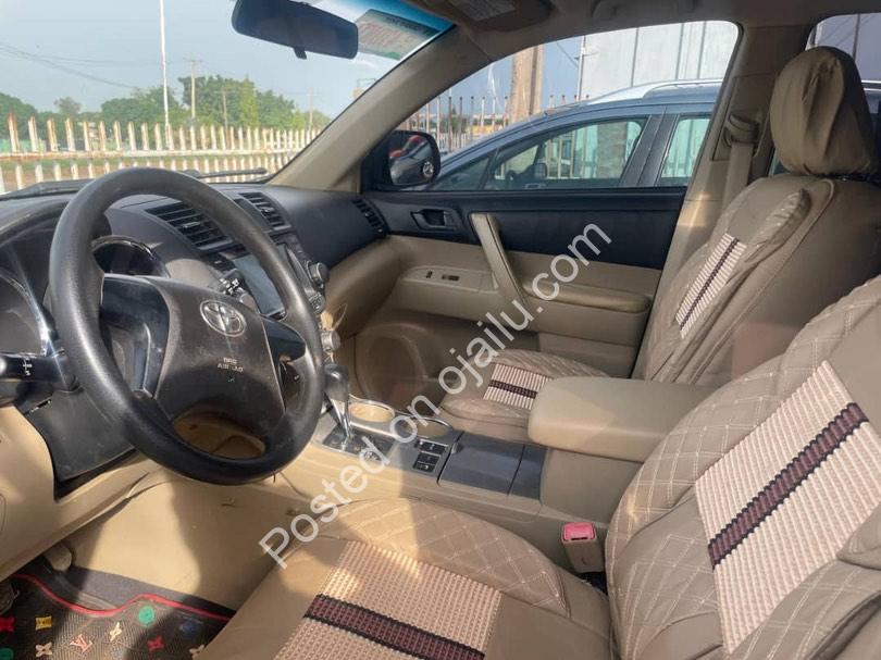 Toyota Highlander 2013: Accident-Free & Priced to Sell!