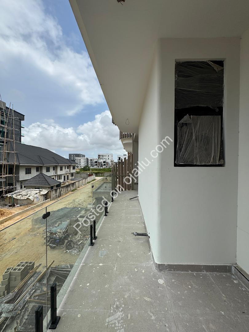 Modern 1 & 2-Bedrooms in Lekki Right – from ₦250M