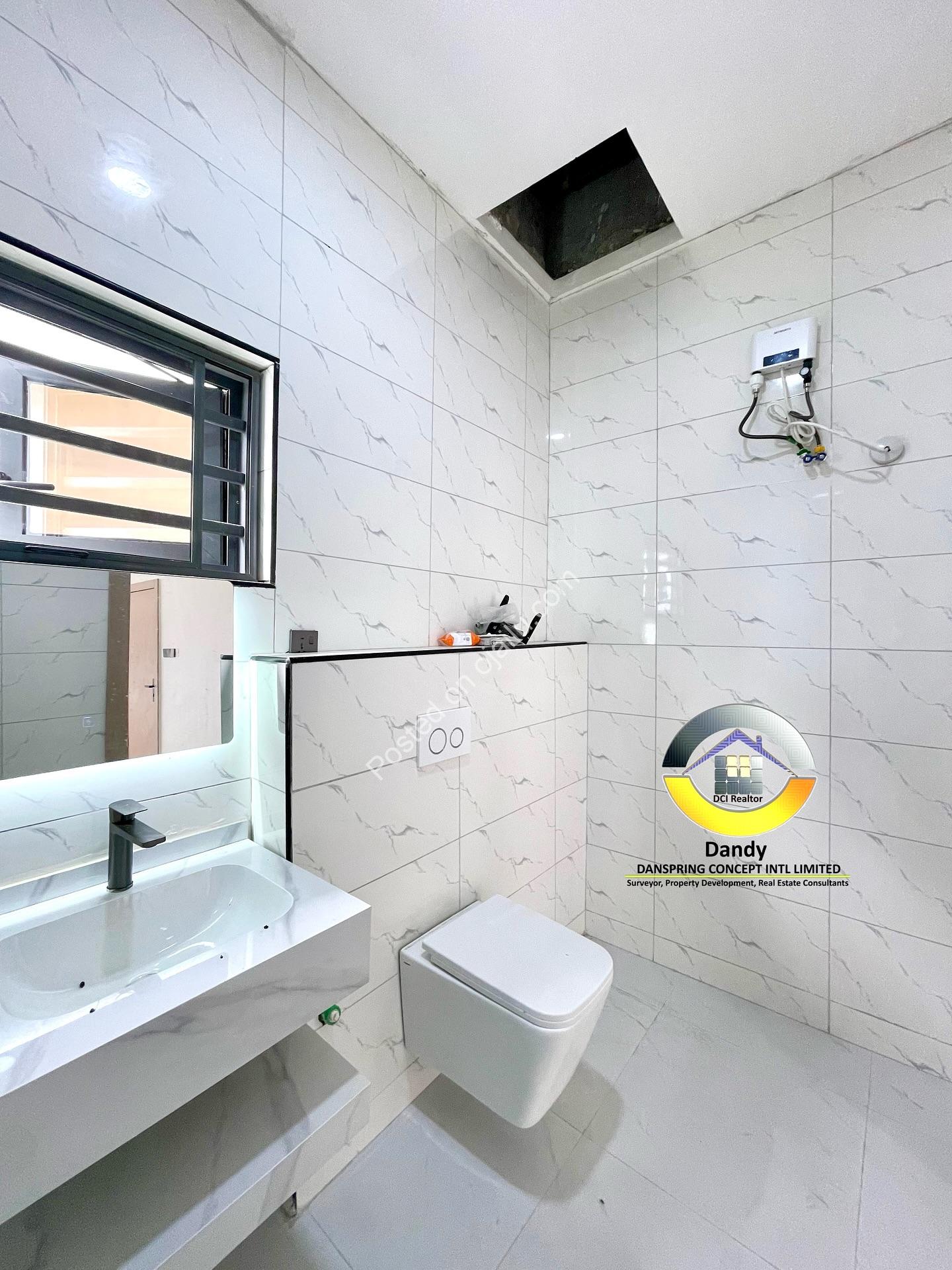 Brand New 5-Bed Duplex with Pool & Fountain in Sangotedo