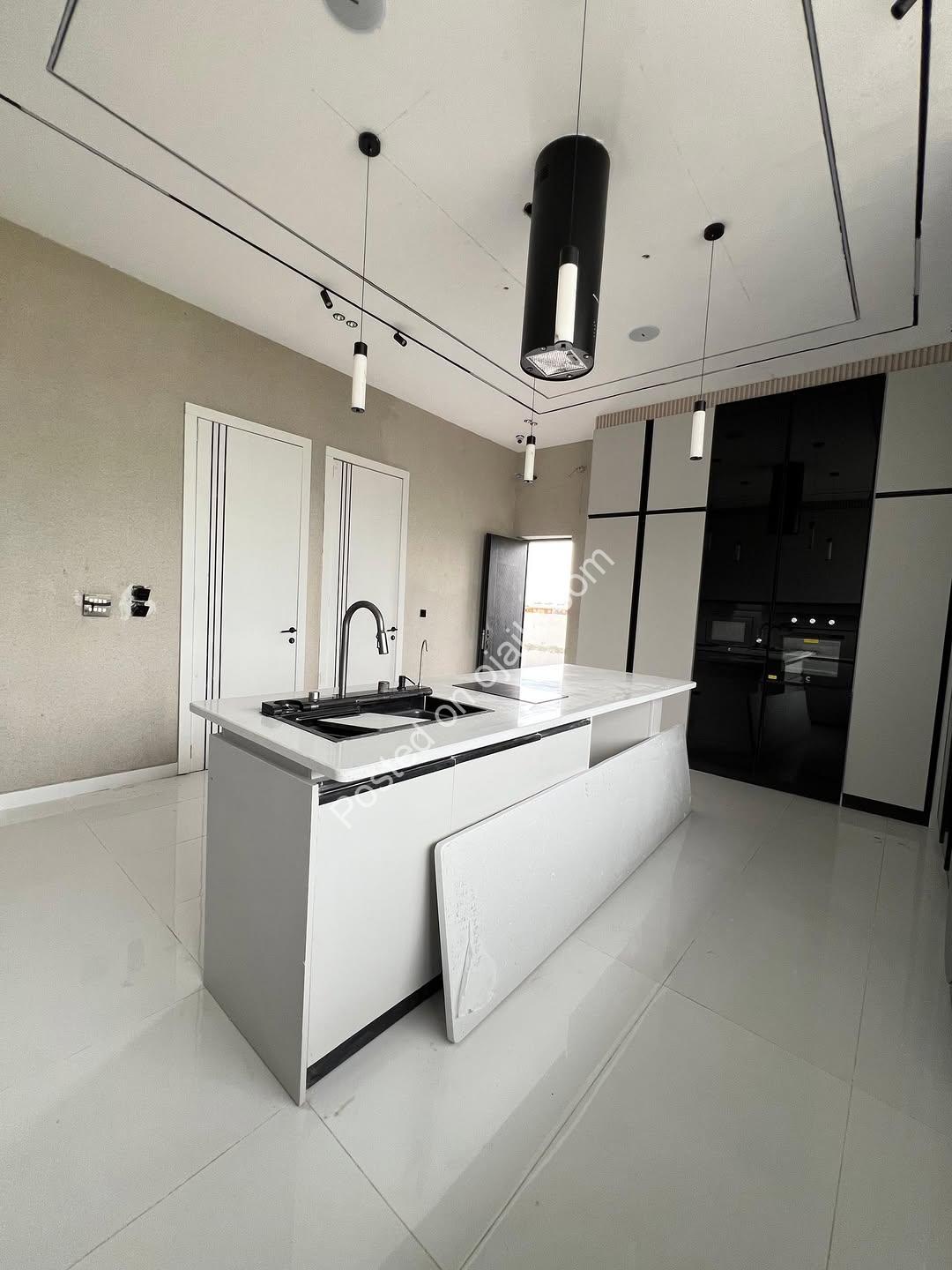 Elevated Living: 6-Bed Cinema, Gym & Pool Home
