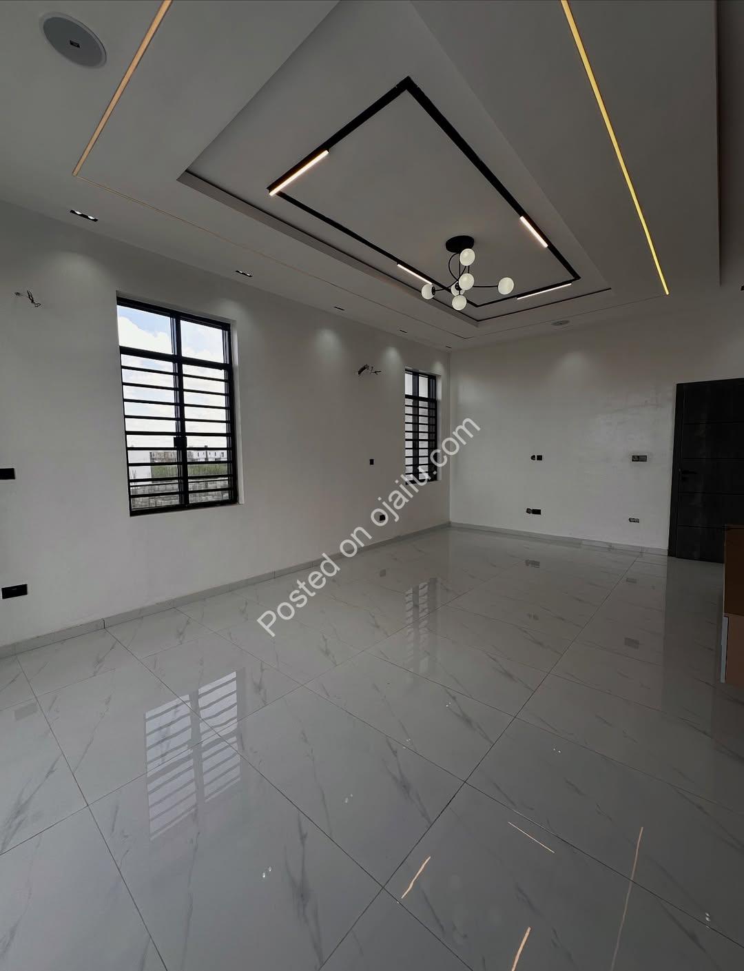 Your private cinema & pool oasis in Ajah