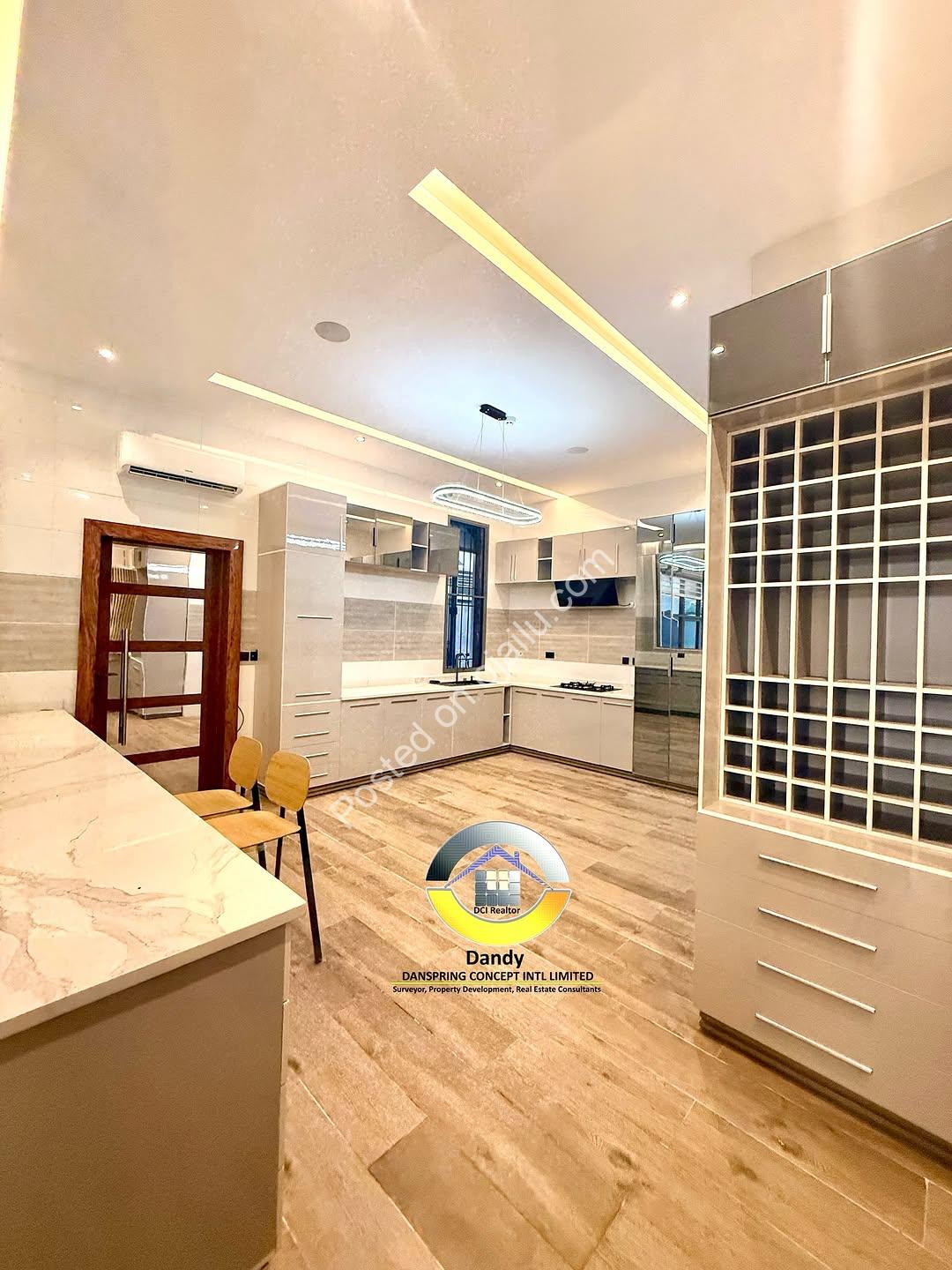 Ikoyi Thrill: 5-Bed with Indoor Pool & Cinema