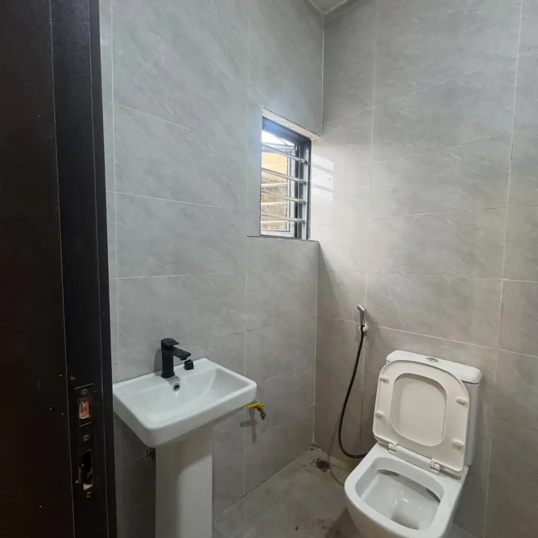 4BR Ensuite Bungalow with High-End Finishes