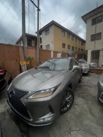 2020 Lexus RX350 Premium: Panoramic Luxury Awaits!