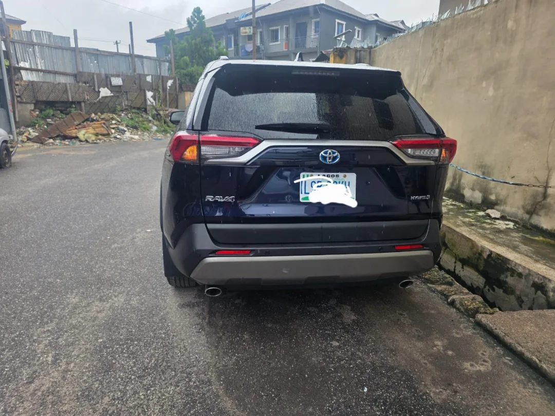 Just Buy & Zoom: 2024 Toyota RAV4 Hybrid