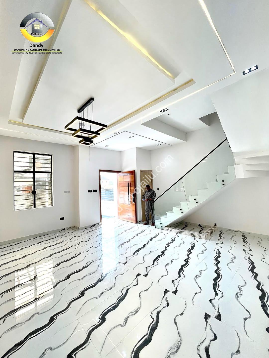 Contemporary 4-Bed Semi-Detached Duplex in Sangotedo