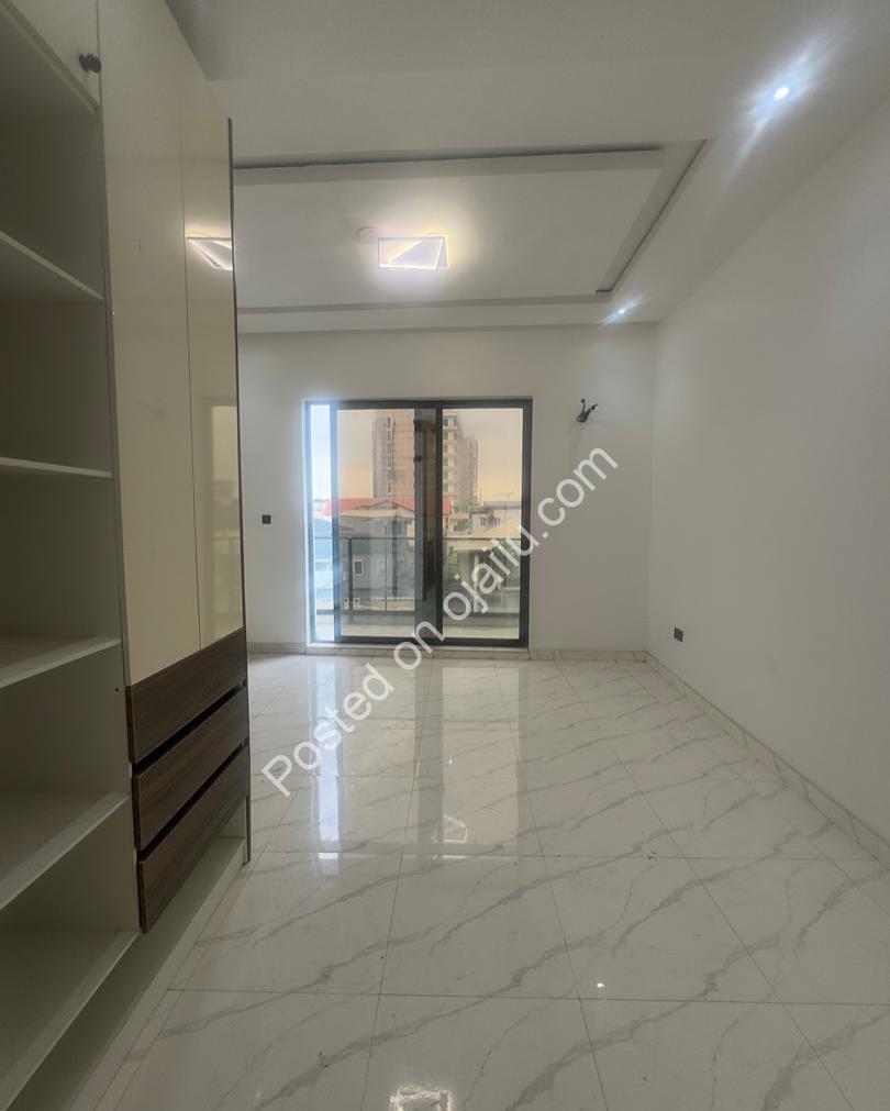 Elite 3BR in Lekki Phase 1 – 350M