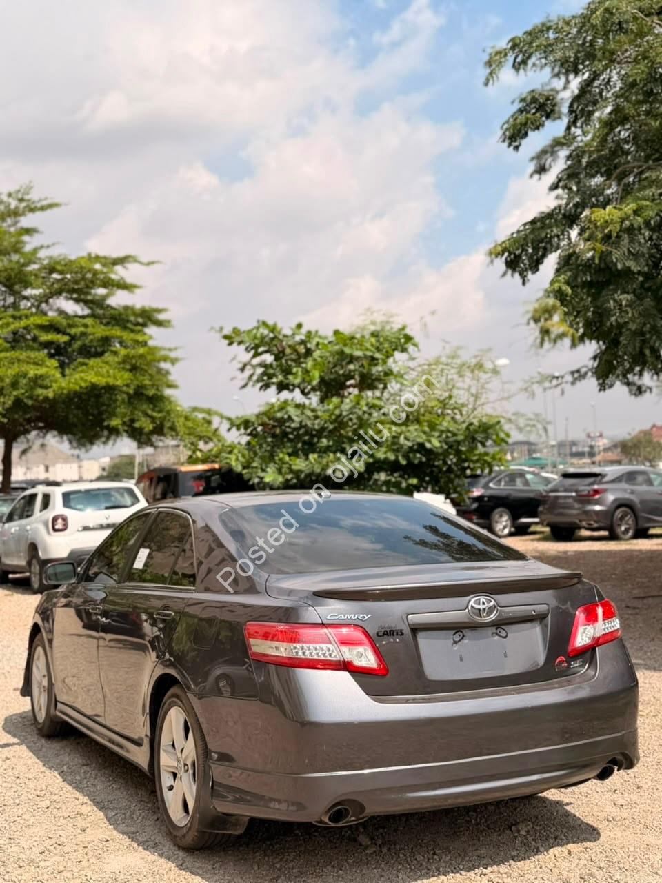 “2010 Toyota Camry SE: Keyless, Sunroof, Alloys, Genuine Duty – 11.6M”
