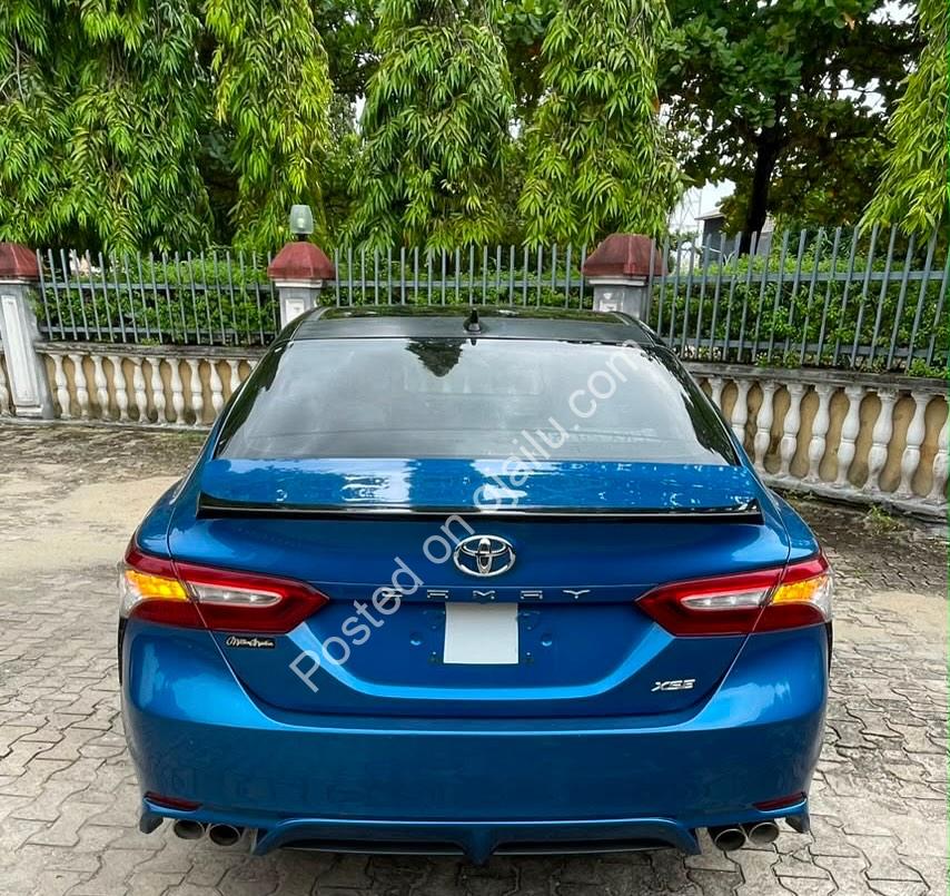2019 Toyota Camry XSE: Panoramic Roof, Luxury Deals Await!