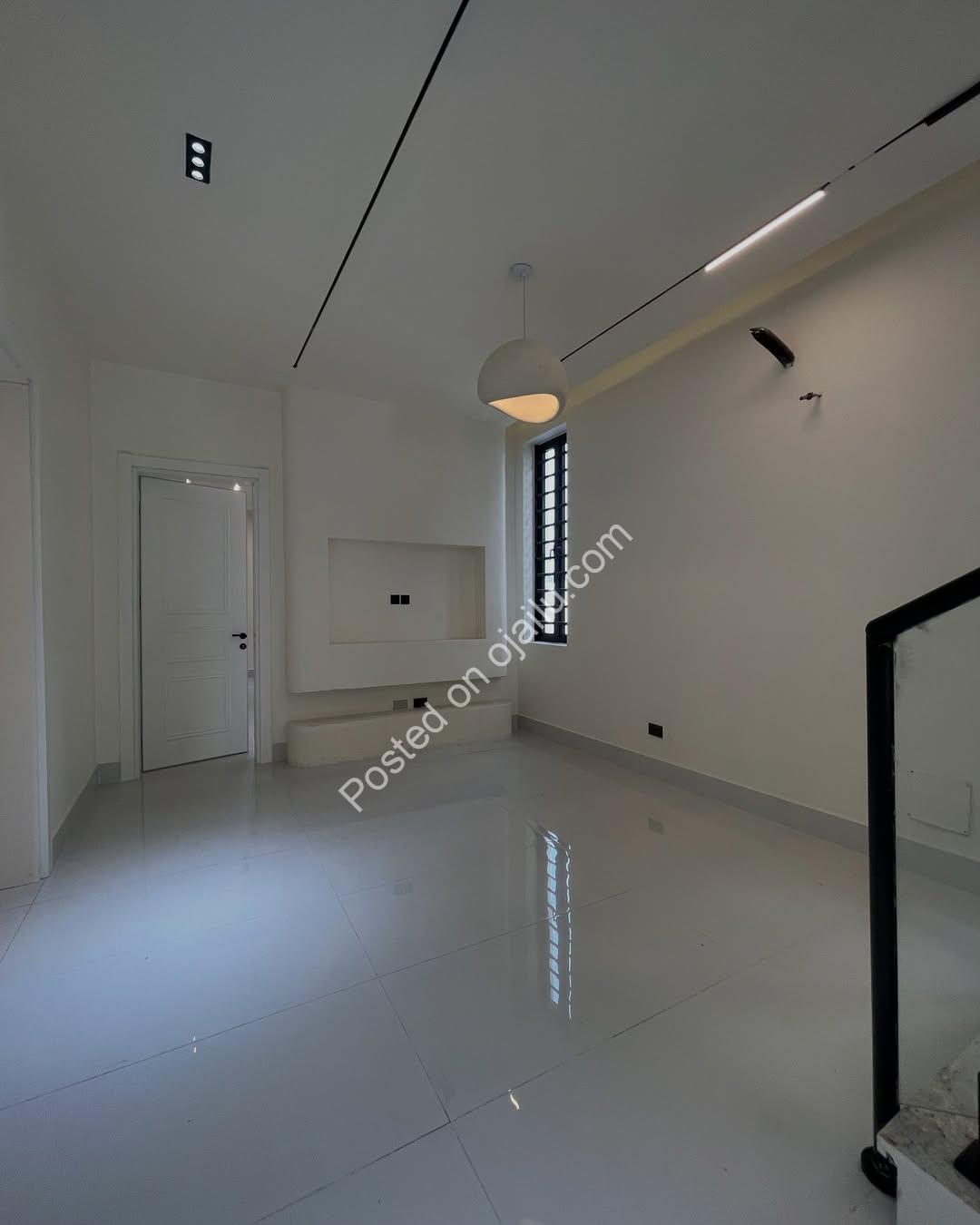Private Cinema, Pool & Rooftop Terrace Await