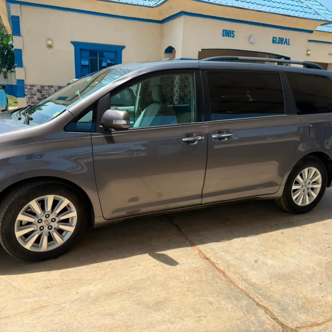 2015 Toyota Sienna Limited AWD – Luxury Family Beast!