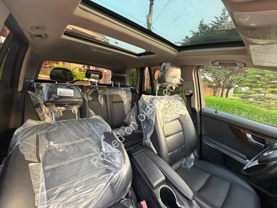 2013 GLK 350: Panoramic Roof & Premium Safety – Steal!