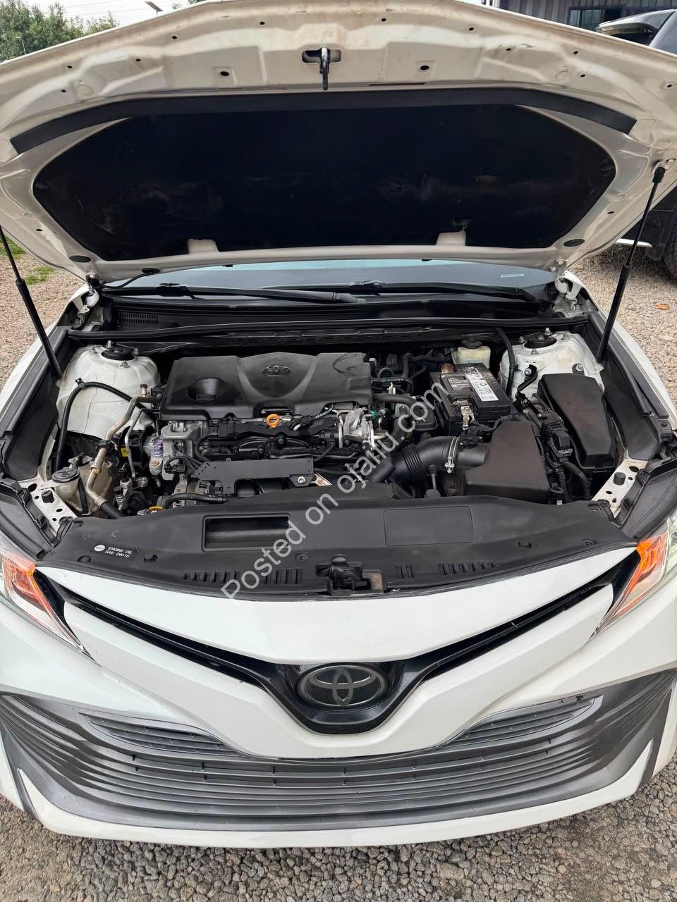 2018 Toyota Camry LE – Clean Foreign Used, Genuine Duty   LED, Alloy Wheels