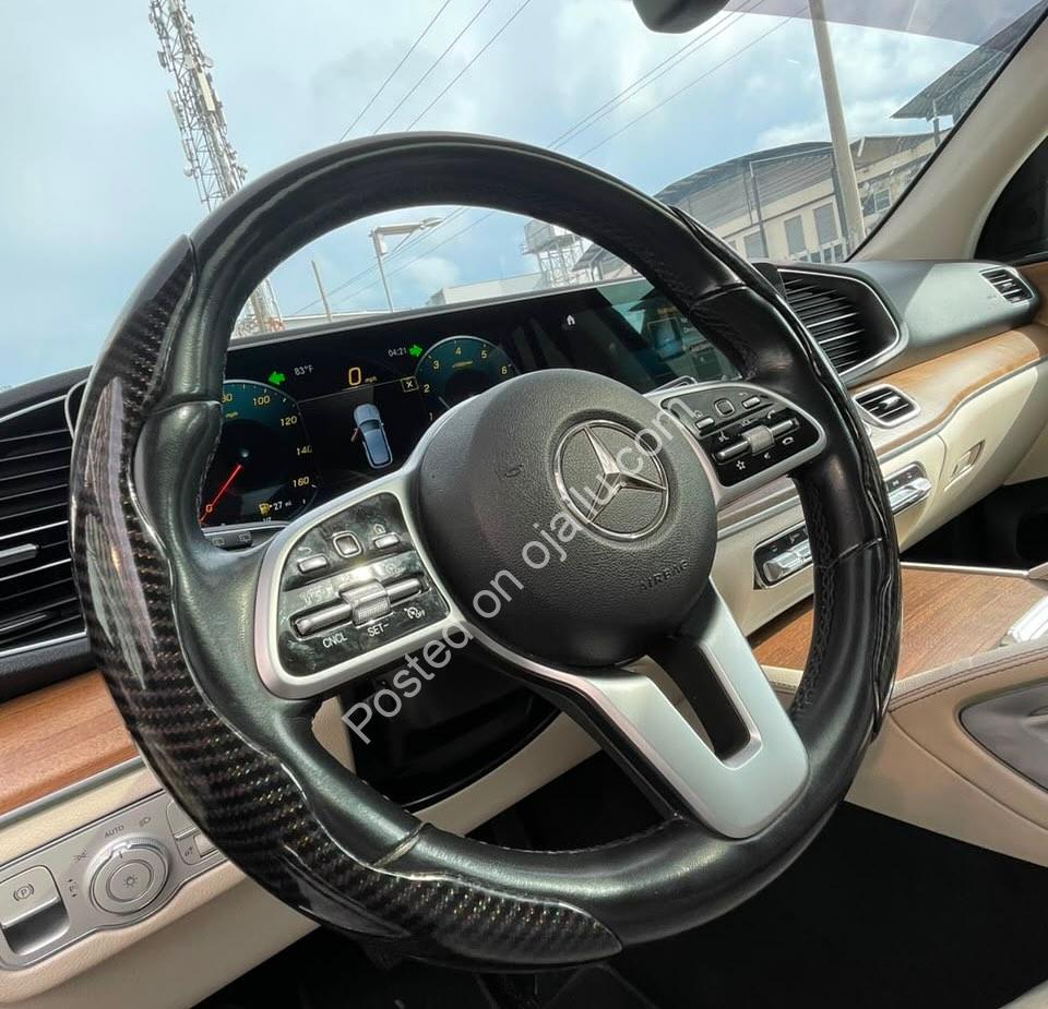 2021 Mercedes GLE350: Luxury, Panoramic Sunroof & 360° Camera – Drive Home Today!