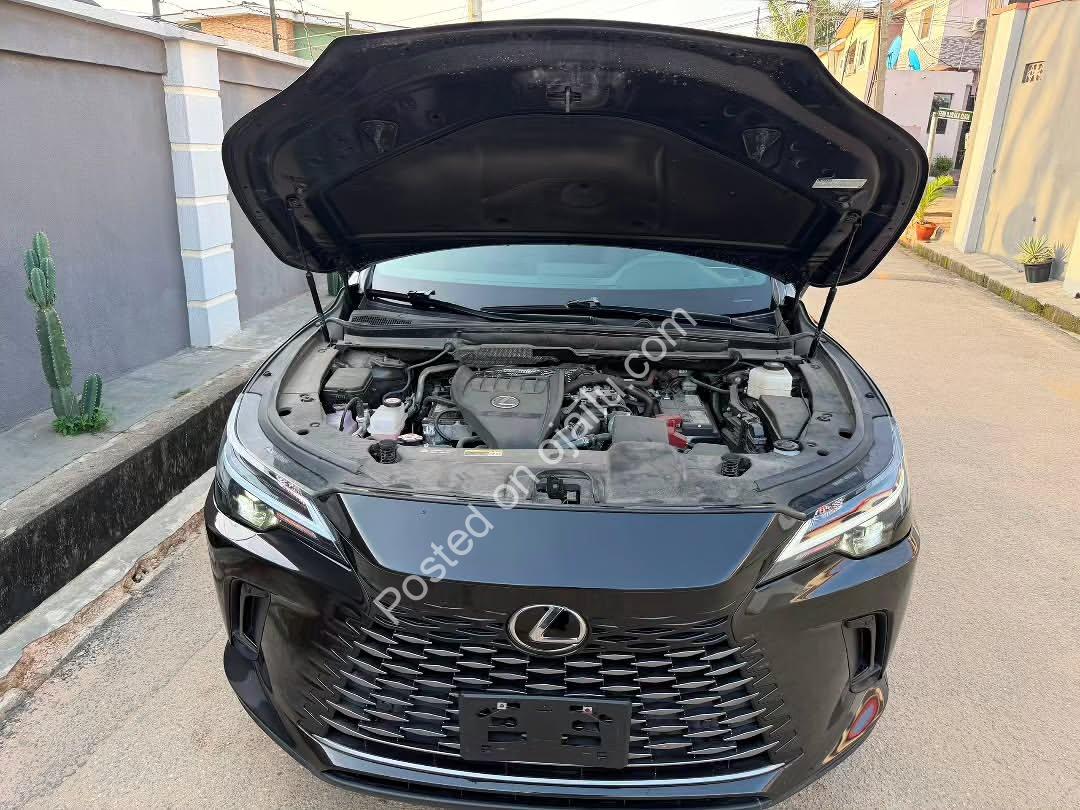 2023 Lexus RX350 – Pristine Luxury Awaits