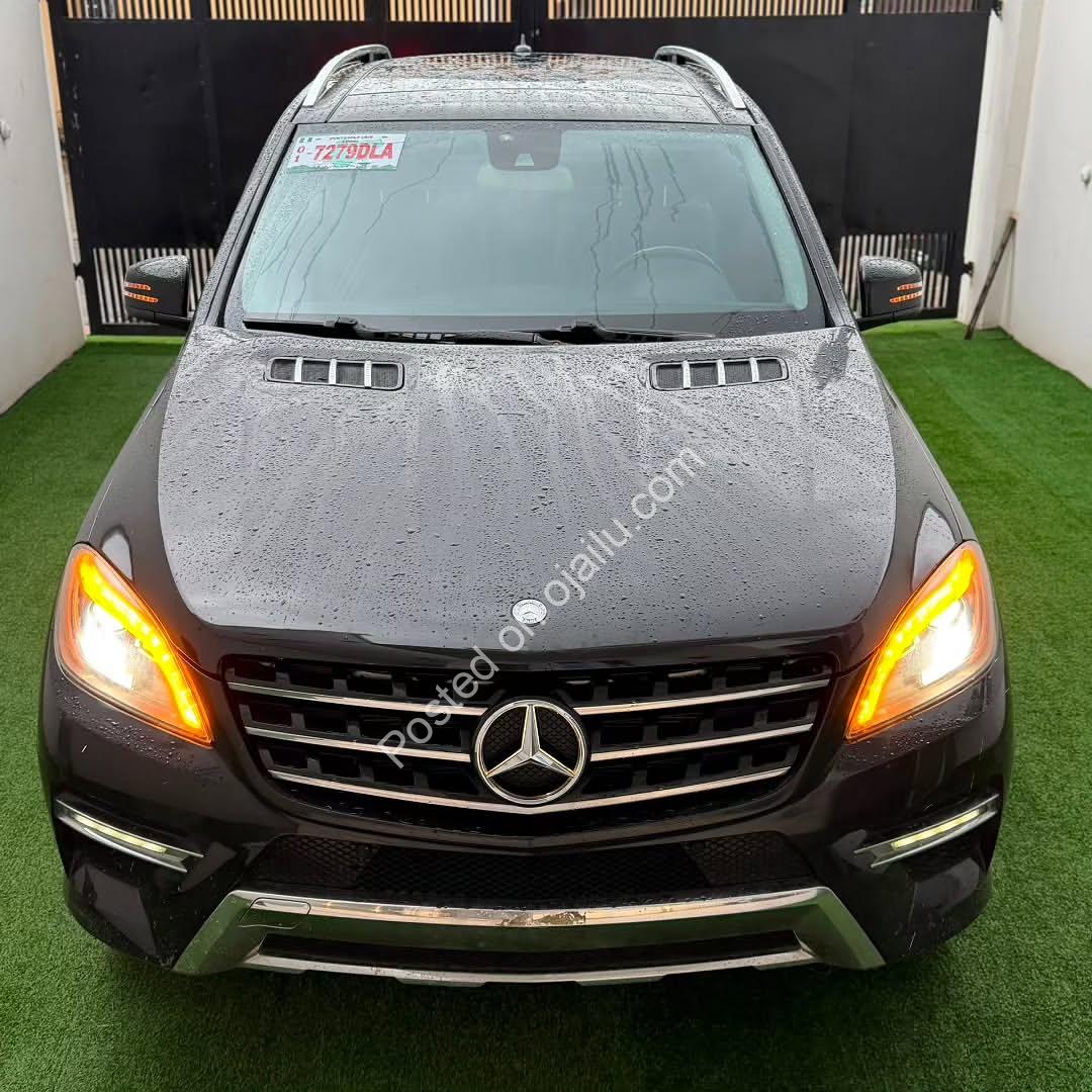 2015 ML400 Full Options: Pristine & Loaded, Just 28M Lagos