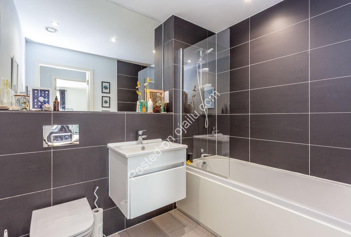 Private Patio & Parking: Stunning 2-Bed Leith Flat Below Value