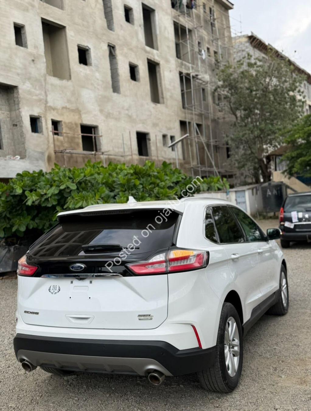 2019 Ford Edge: Keyless, Heated Seats & Wireless Charger