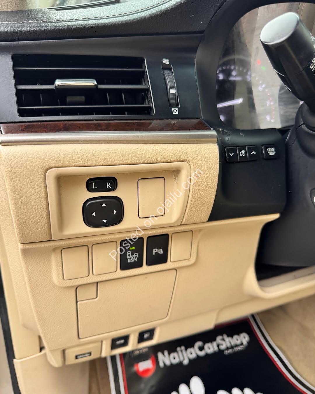 Lexus ES350: Luxury, 55k Miles, Pristine!
