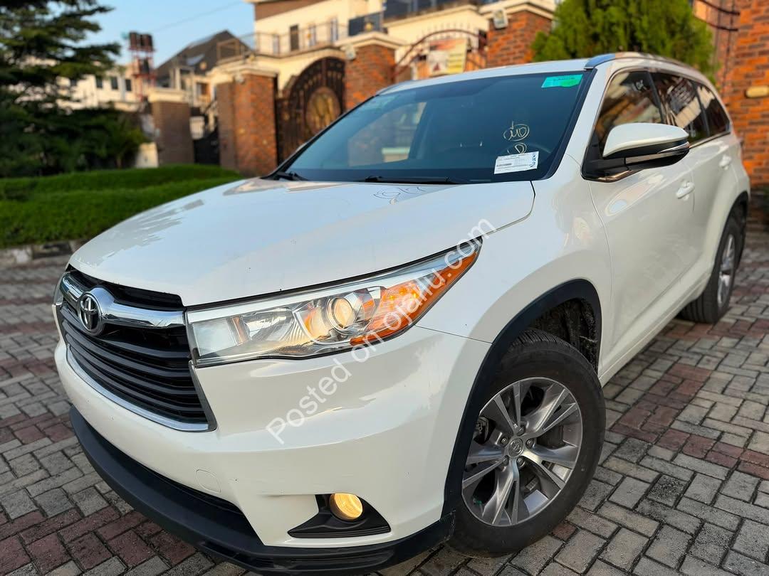 2016 XLE Toyota Highlander | White on Black | 24.5M Naira