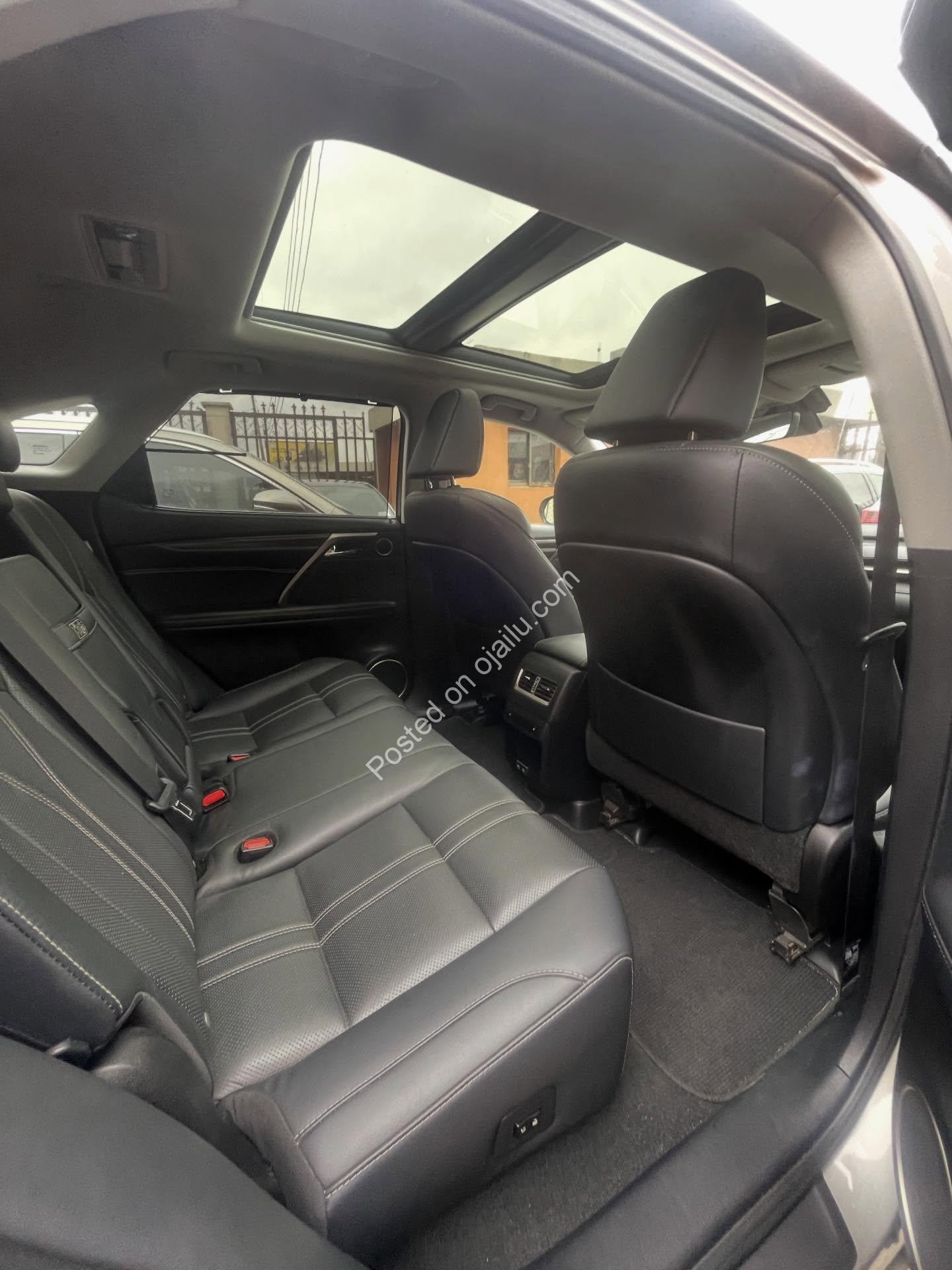 2020 Lexus RX350 Premium: Panoramic Luxury Awaits!