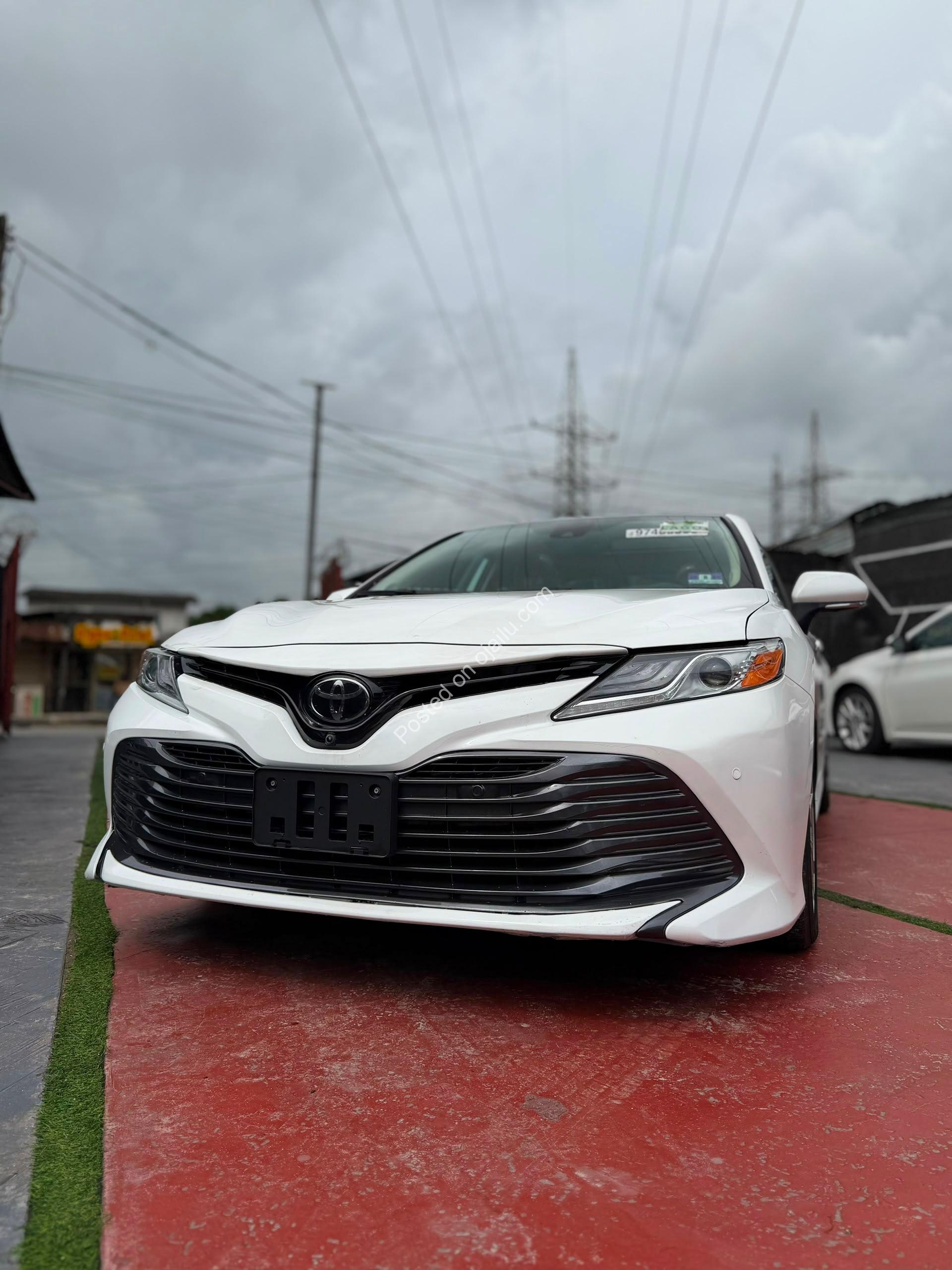 2019 Camry XLE: V6 Luxury & Tech for Less