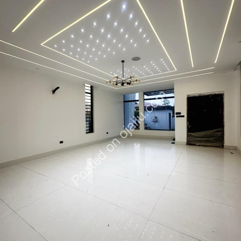 Brand New Ikota Duplex with Pool & BQ – ₦600M